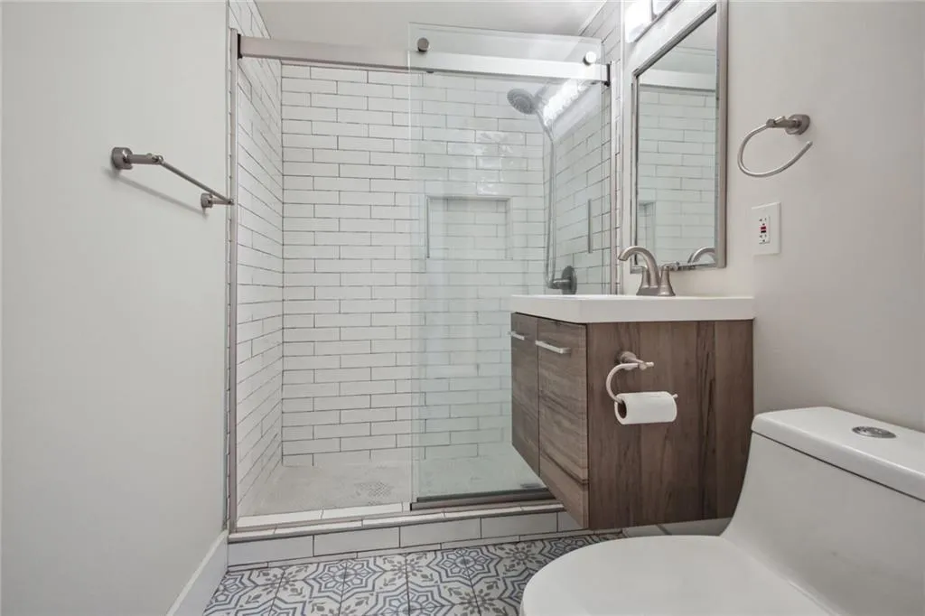 2285 Peachtree Road Ne, Atlanta, Georgia 30309, 1 Bedroom Bedrooms, ,1 BathroomBathrooms,Residential,For Sale,2285 Peachtree Road Ne,7648583