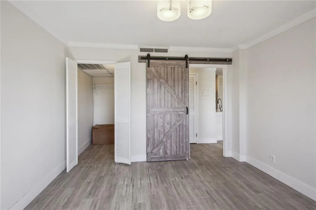 2285 Peachtree Road Ne, Atlanta, Georgia 30309, 1 Bedroom Bedrooms, ,1 BathroomBathrooms,Residential,For Sale,2285 Peachtree Road Ne,7648583