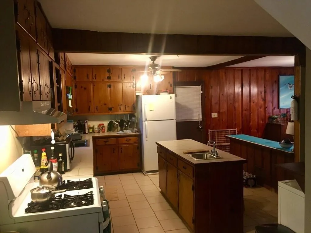 4832 Merlendale Drive, Atlanta, Georgia 30327, 5 Bedrooms Bedrooms, ,3 BathroomsBathrooms,Residential,Sold,4832 Merlendale Drive,6519929