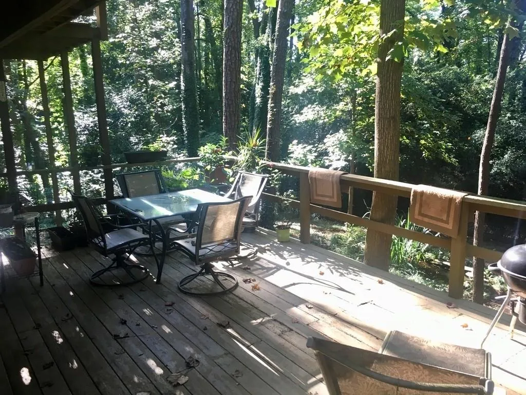 4832 Merlendale Drive, Atlanta, Georgia 30327, 5 Bedrooms Bedrooms, ,3 BathroomsBathrooms,Residential,Sold,4832 Merlendale Drive,6519929