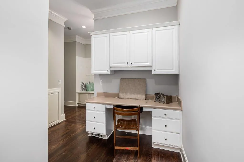 825 Glengate Place, Sandy Springs, Georgia 30328, 6 Bedrooms Bedrooms, ,5 BathroomsBathrooms,Residential,Sold,825 Glengate Place,5994068 825 Glengate Place, Sandy Springs, Georgia 30328, 6 Bedrooms Bedrooms, ,5 BathroomsBathrooms,Residential,Sold,825 Glengate Place,5994068