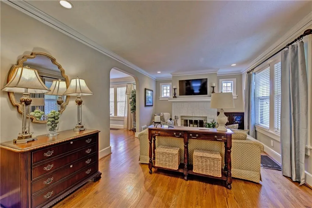 2212 Willow Avenue Ne, Atlanta, Georgia 30305, 2 Bedrooms Bedrooms, ,2 BathroomsBathrooms,Residential,Sold,2212 Willow Avenue Ne,6010982