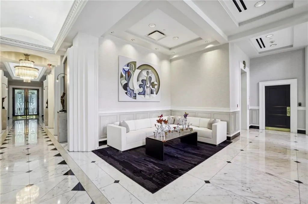 750 Park Avenue Ne Unit 6s, Atlanta, Georgia 30326, 2 Bedrooms Bedrooms, ,2 BathroomsBathrooms,Residential,For Sale,750 Park Avenue Ne Unit 6s,7373452