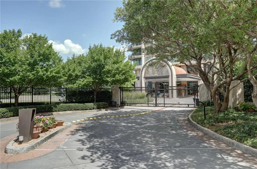750 Park Avenue Ne Unit 6s, Atlanta, Georgia 30326, 2 Bedrooms Bedrooms, ,2 BathroomsBathrooms,Residential,For Sale,750 Park Avenue Ne Unit 6s,7373452