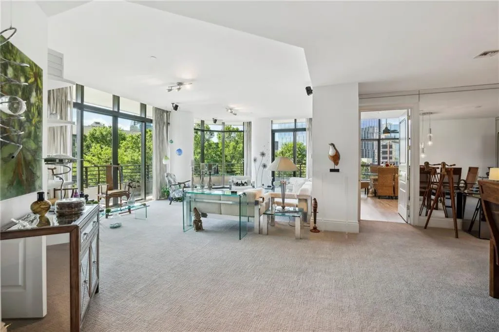 750 Park Avenue Ne Unit 6s, Atlanta, Georgia 30326, 2 Bedrooms Bedrooms, ,2 BathroomsBathrooms,Residential,For Sale,750 Park Avenue Ne Unit 6s,7373452