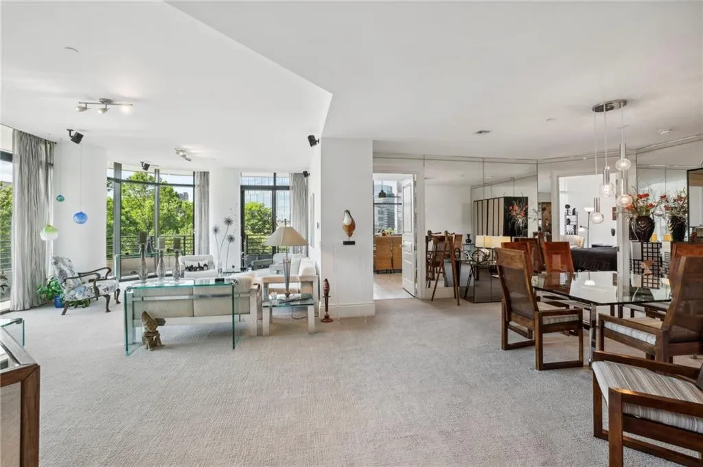 750 Park Avenue Ne Unit 6s, Atlanta, Georgia 30326, 2 Bedrooms Bedrooms, ,2 BathroomsBathrooms,Residential,For Sale,750 Park Avenue Ne Unit 6s,7373452