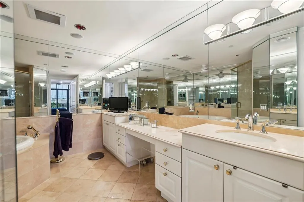 750 Park Avenue Ne Unit 6s, Atlanta, Georgia 30326, 2 Bedrooms Bedrooms, ,2 BathroomsBathrooms,Residential,For Sale,750 Park Avenue Ne Unit 6s,7373452