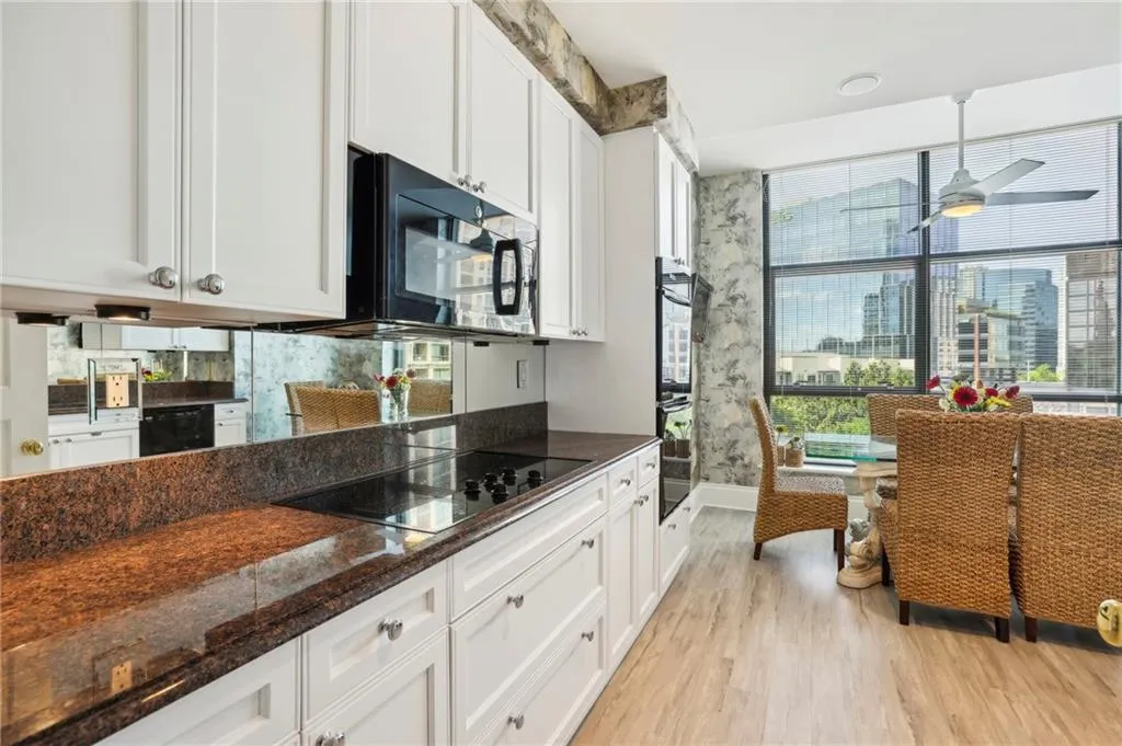 750 Park Avenue Ne Unit 6s, Atlanta, Georgia 30326, 2 Bedrooms Bedrooms, ,2 BathroomsBathrooms,Residential,For Sale,750 Park Avenue Ne Unit 6s,7373452