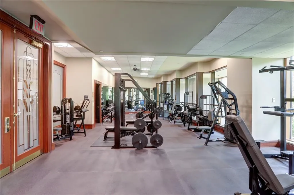 750 Park Avenue Ne Unit 6s, Atlanta, Georgia 30326, 2 Bedrooms Bedrooms, ,2 BathroomsBathrooms,Residential,For Sale,750 Park Avenue Ne Unit 6s,7373452