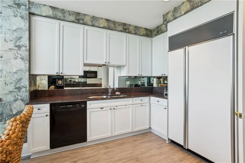 750 Park Avenue Ne Unit 6s, Atlanta, Georgia 30326, 2 Bedrooms Bedrooms, ,2 BathroomsBathrooms,Residential,For Sale,750 Park Avenue Ne Unit 6s,7373452