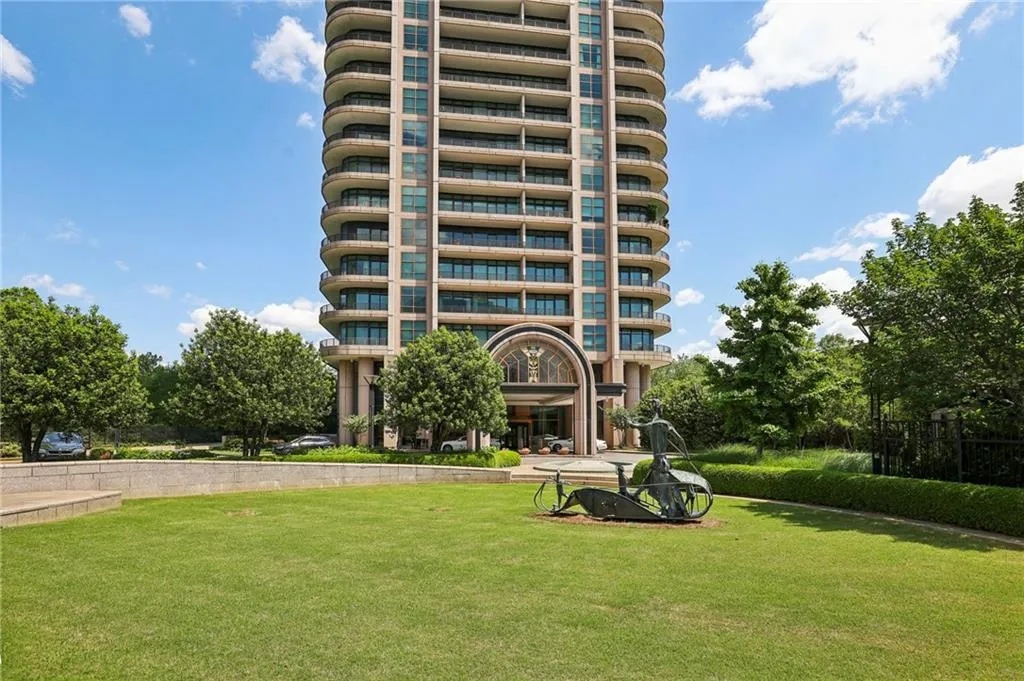 750 Park Avenue Ne Unit 6s, Atlanta, Georgia 30326, 2 Bedrooms Bedrooms, ,2 BathroomsBathrooms,Residential,For Sale,750 Park Avenue Ne Unit 6s,7373452