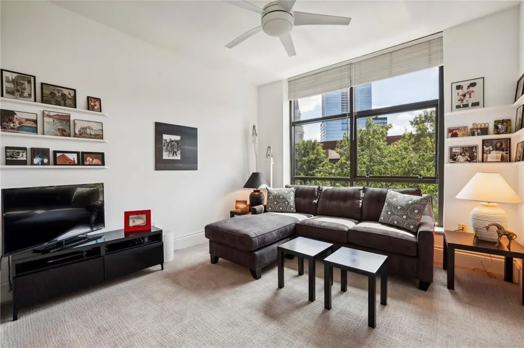 750 Park Avenue Ne Unit 6s, Atlanta, Georgia 30326, 2 Bedrooms Bedrooms, ,2 BathroomsBathrooms,Residential,For Sale,750 Park Avenue Ne Unit 6s,7373452