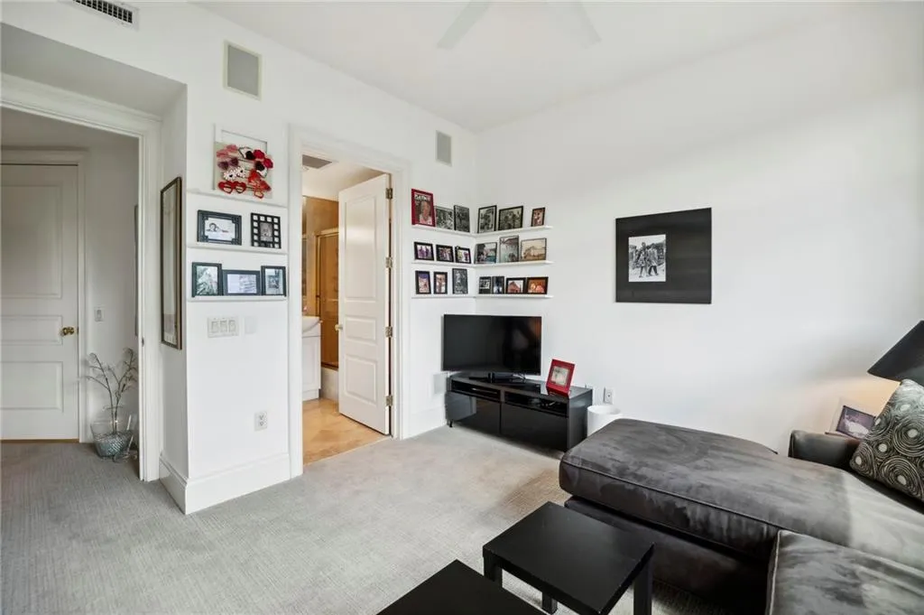 750 Park Avenue Ne Unit 6s, Atlanta, Georgia 30326, 2 Bedrooms Bedrooms, ,2 BathroomsBathrooms,Residential,For Sale,750 Park Avenue Ne Unit 6s,7373452