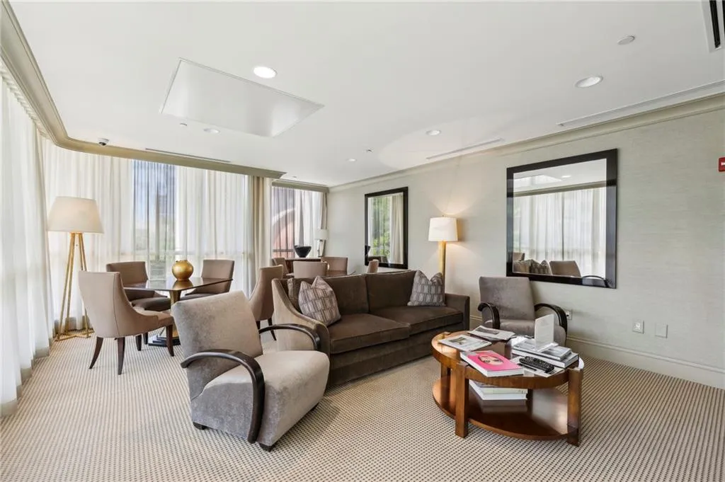 750 Park Avenue Ne Unit 6s, Atlanta, Georgia 30326, 2 Bedrooms Bedrooms, ,2 BathroomsBathrooms,Residential,For Sale,750 Park Avenue Ne Unit 6s,7373452