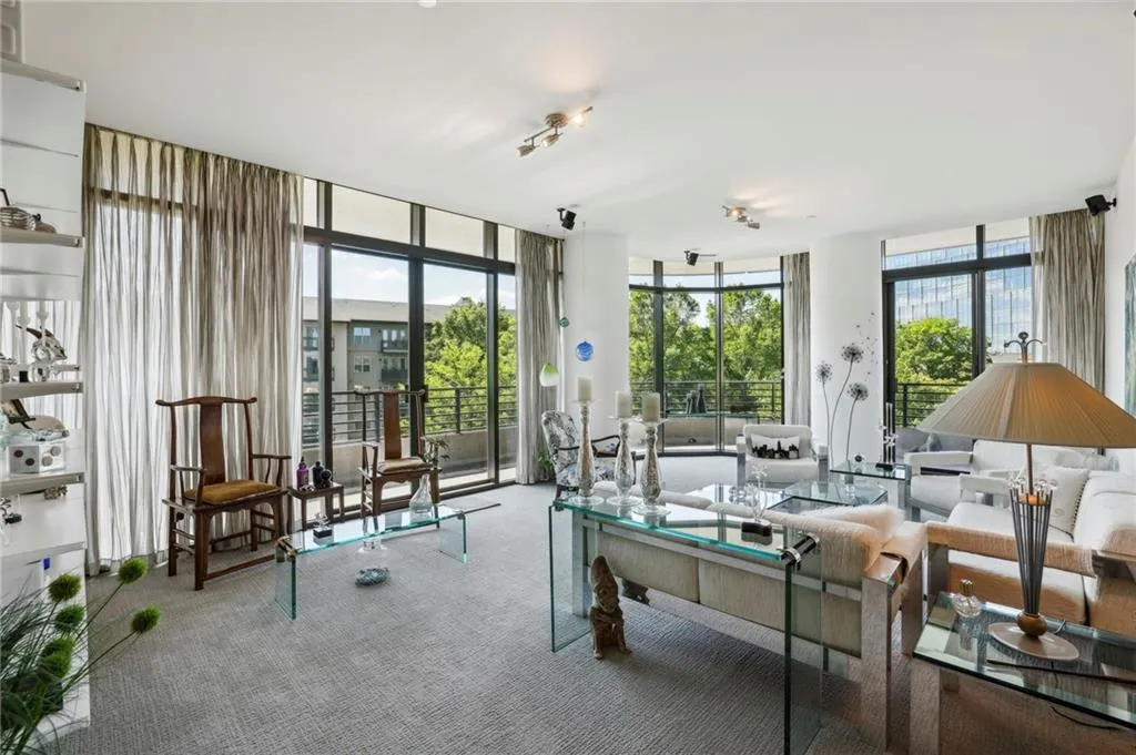 750 Park Avenue Ne Unit 6s, Atlanta, Georgia 30326, 2 Bedrooms Bedrooms, ,2 BathroomsBathrooms,Residential,For Sale,750 Park Avenue Ne Unit 6s,7373452
