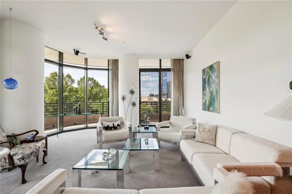 750 Park Avenue Ne Unit 6s, Atlanta, Georgia 30326, 2 Bedrooms Bedrooms, ,2 BathroomsBathrooms,Residential,For Sale,750 Park Avenue Ne Unit 6s,7373452