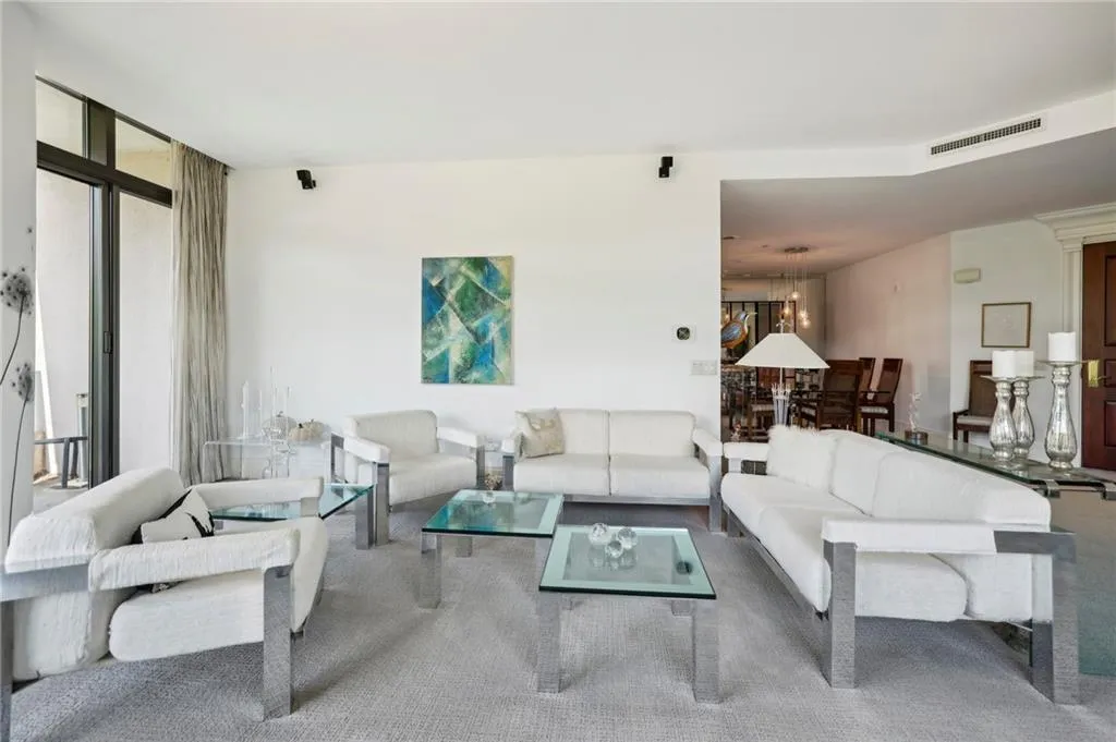 750 Park Avenue Ne Unit 6s, Atlanta, Georgia 30326, 2 Bedrooms Bedrooms, ,2 BathroomsBathrooms,Residential,For Sale,750 Park Avenue Ne Unit 6s,7373452