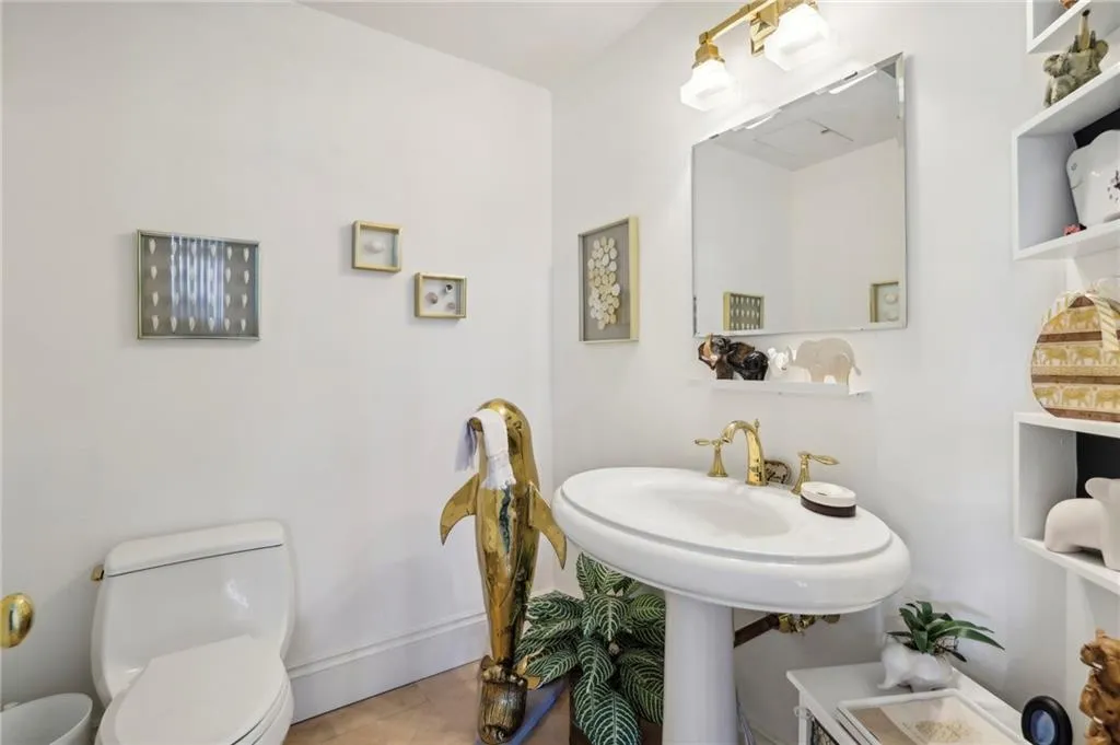 750 Park Avenue Ne Unit 6s, Atlanta, Georgia 30326, 2 Bedrooms Bedrooms, ,2 BathroomsBathrooms,Residential,For Sale,750 Park Avenue Ne Unit 6s,7373452