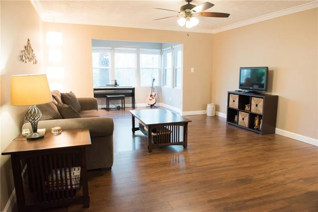 5149 Roswell Road Unit 1/49, Atlanta, Georgia 30342, 2 Bedrooms Bedrooms, ,1 BathroomBathrooms,Residential,Sold,5149 Roswell Road Unit 1/49,5830103