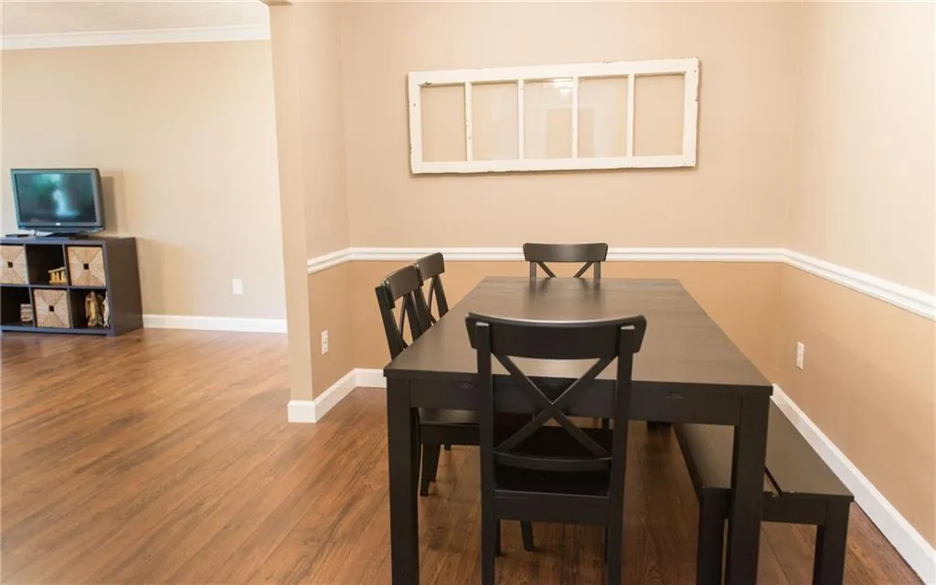 5149 Roswell Road Unit 1/49, Atlanta, Georgia 30342, 2 Bedrooms Bedrooms, ,1 BathroomBathrooms,Residential,Sold,5149 Roswell Road Unit 1/49,5830103