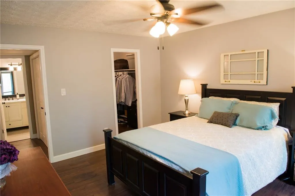 5149 Roswell Road Unit 1/49, Atlanta, Georgia 30342, 2 Bedrooms Bedrooms, ,1 BathroomBathrooms,Residential,Sold,5149 Roswell Road Unit 1/49,5830103
