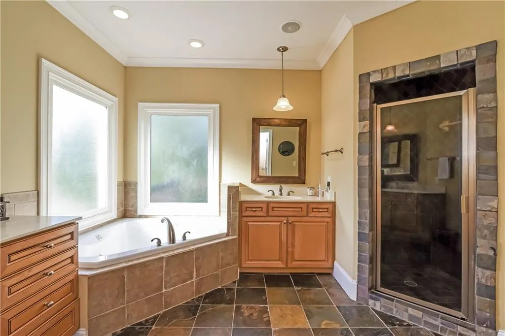 146 Hardeman Road, Sandy Springs, Georgia 30342, 5 Bedrooms Bedrooms, ,5 BathroomsBathrooms,Residential,Sold,146 Hardeman Road,5765124