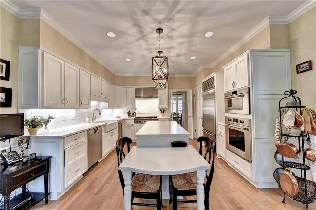 1570 Misty Oaks Drive, Sandy Springs, Georgia 30350, 5 Bedrooms Bedrooms, ,4 BathroomsBathrooms,Residential,Sold,1570 Misty Oaks Drive,6805596