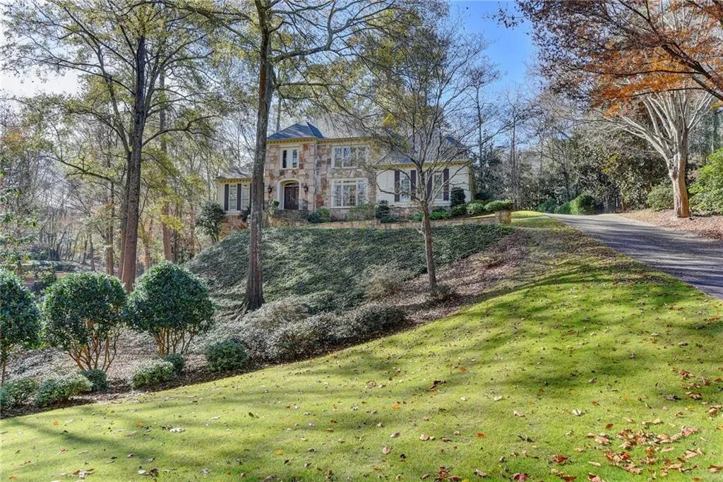 1570 Misty Oaks Drive, Sandy Springs, Georgia 30350, 5 Bedrooms Bedrooms, ,4 BathroomsBathrooms,Residential,Sold,1570 Misty Oaks Drive,6805596