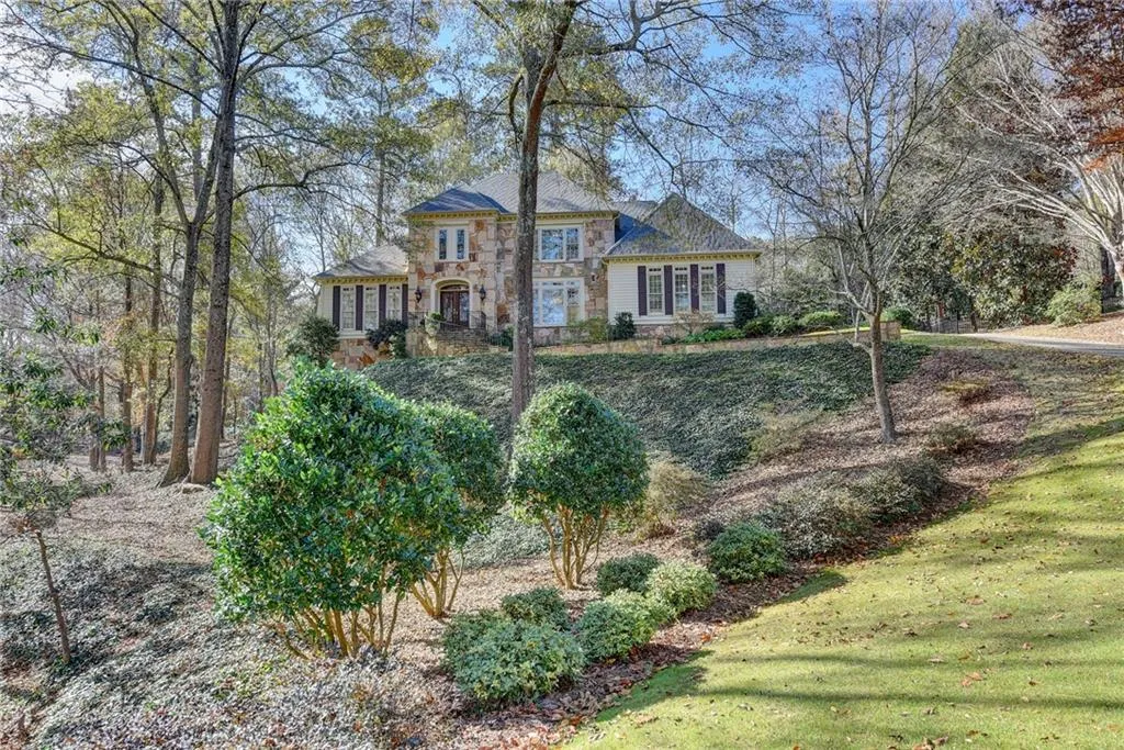 1570 Misty Oaks Drive, Sandy Springs, Georgia 30350, 5 Bedrooms Bedrooms, ,4 BathroomsBathrooms,Residential,Sold,1570 Misty Oaks Drive,6805596