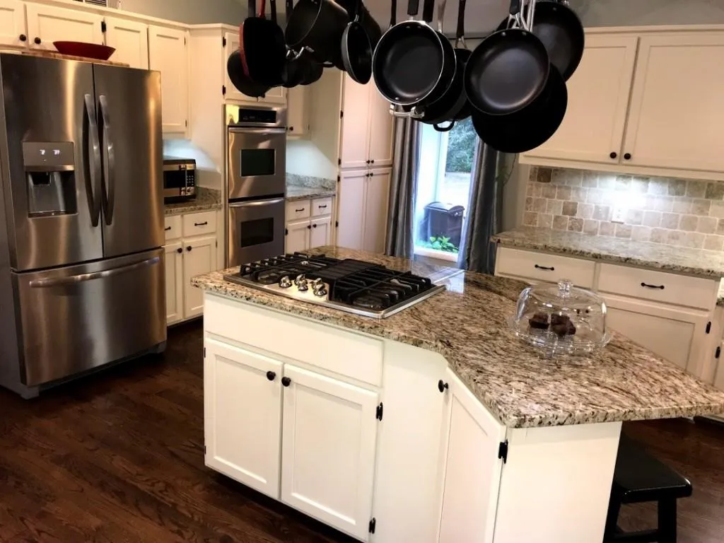 8560 Valemont Drive, Sandy Springs, Georgia 30350, 6 Bedrooms Bedrooms, ,4 BathroomsBathrooms,Residential,Sold,8560 Valemont Drive,5997175