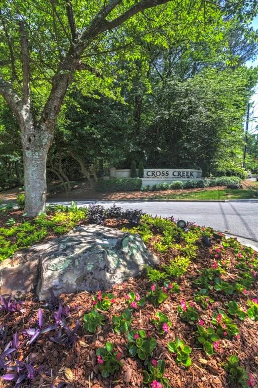 5 Glenald Way Nw, Atlanta, Georgia 30327, 2 Bedrooms Bedrooms, ,2 BathroomsBathrooms,Residential,Sold,5 Glenald Way Nw,5851382