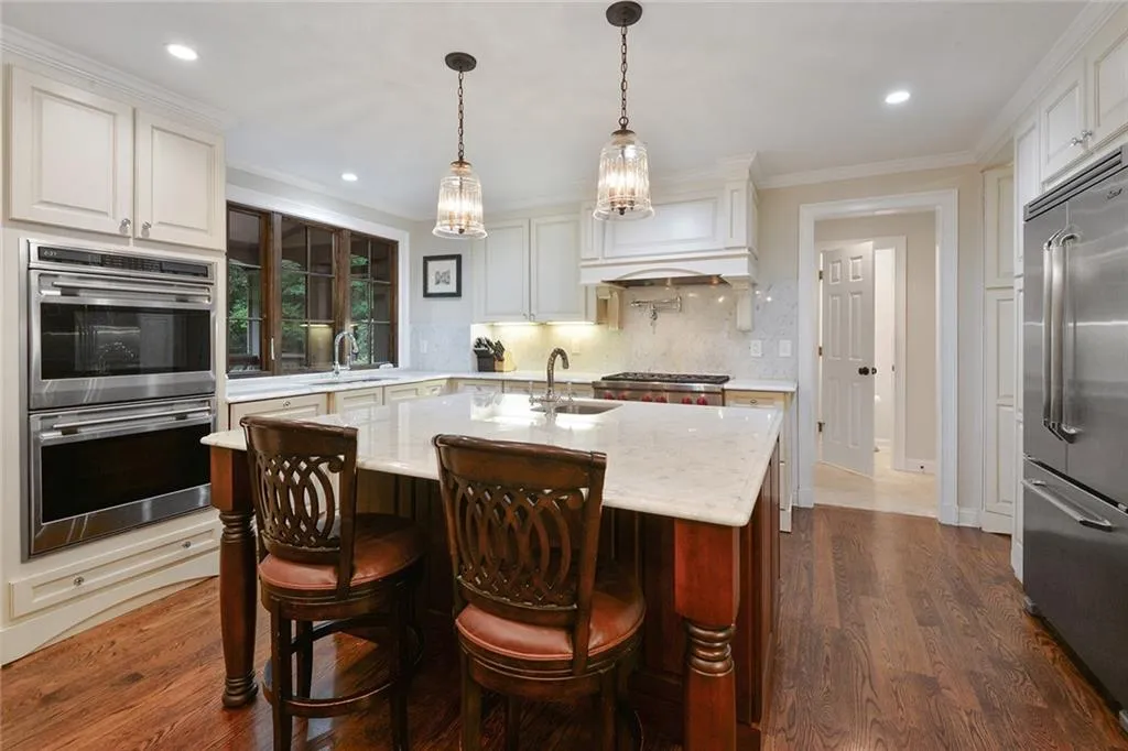 6200 Old Hickory Point, Atlanta, Georgia 30328, 5 Bedrooms Bedrooms, ,5 BathroomsBathrooms,Residential,Sold,6200 Old Hickory Point,6567715