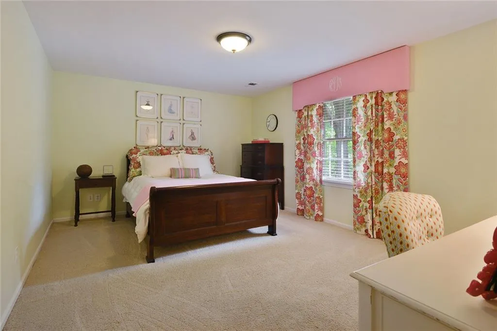 6200 Old Hickory Point, Atlanta, Georgia 30328, 5 Bedrooms Bedrooms, ,5 BathroomsBathrooms,Residential,Sold,6200 Old Hickory Point,6567715