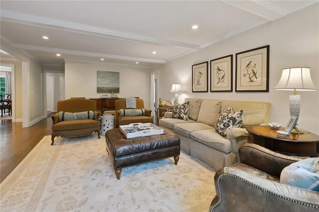 6200 Old Hickory Point, Atlanta, Georgia 30328, 5 Bedrooms Bedrooms, ,5 BathroomsBathrooms,Residential,Sold,6200 Old Hickory Point,6567715