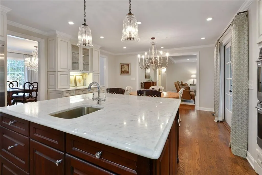 6200 Old Hickory Point, Atlanta, Georgia 30328, 5 Bedrooms Bedrooms, ,5 BathroomsBathrooms,Residential,Sold,6200 Old Hickory Point,6567715