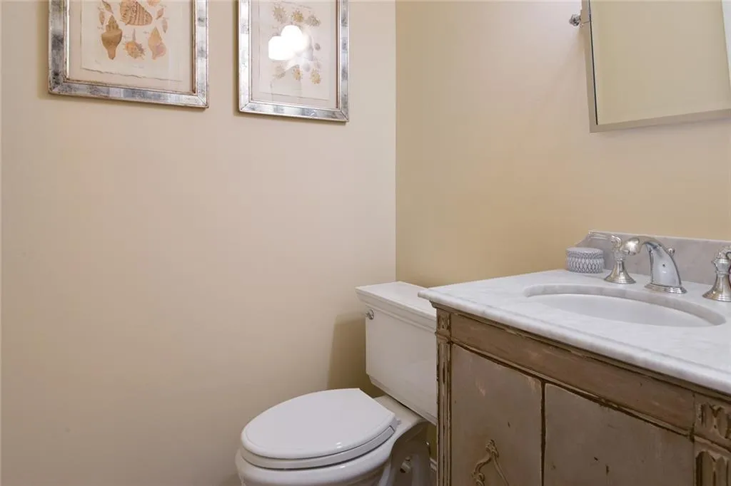 6200 Old Hickory Point, Atlanta, Georgia 30328, 5 Bedrooms Bedrooms, ,5 BathroomsBathrooms,Residential,Sold,6200 Old Hickory Point,6567715