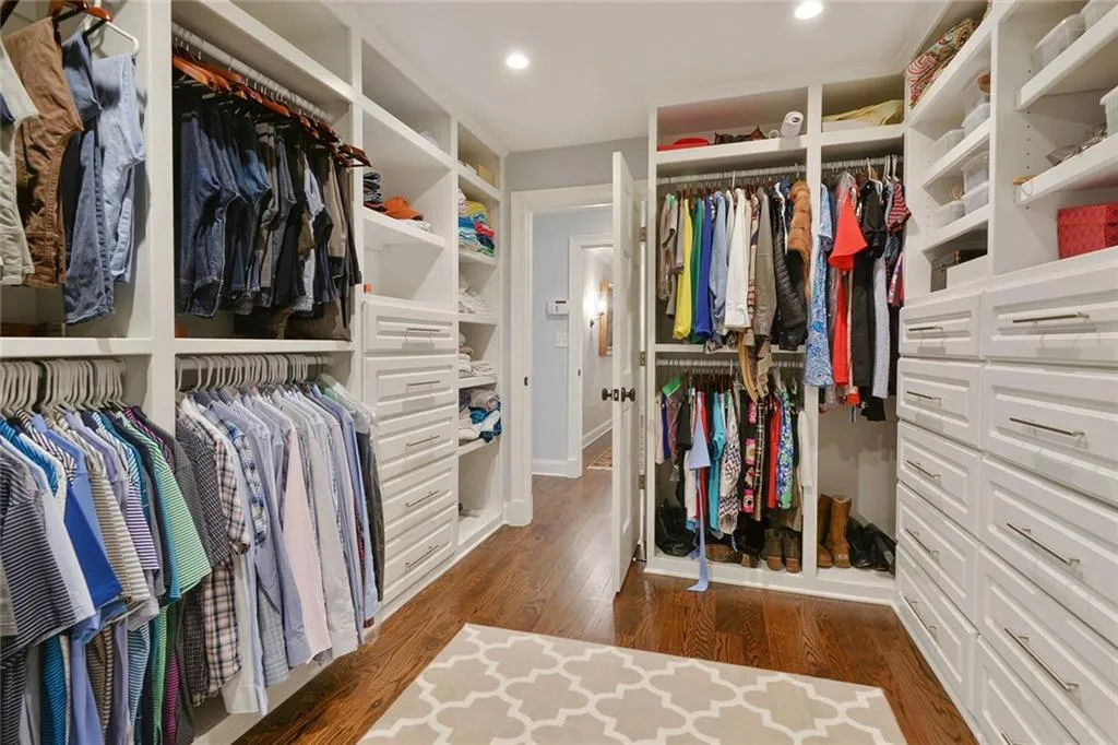 6200 Old Hickory Point, Atlanta, Georgia 30328, 5 Bedrooms Bedrooms, ,5 BathroomsBathrooms,Residential,Sold,6200 Old Hickory Point,6567715