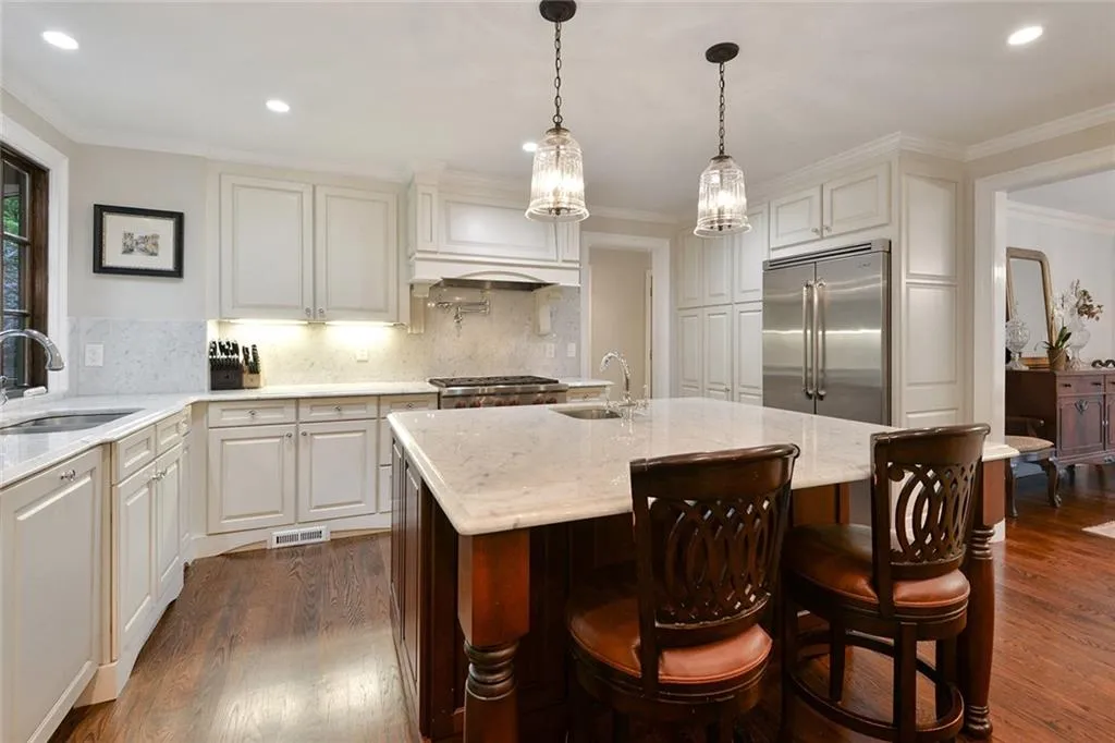 6200 Old Hickory Point, Atlanta, Georgia 30328, 5 Bedrooms Bedrooms, ,5 BathroomsBathrooms,Residential,Sold,6200 Old Hickory Point,6567715