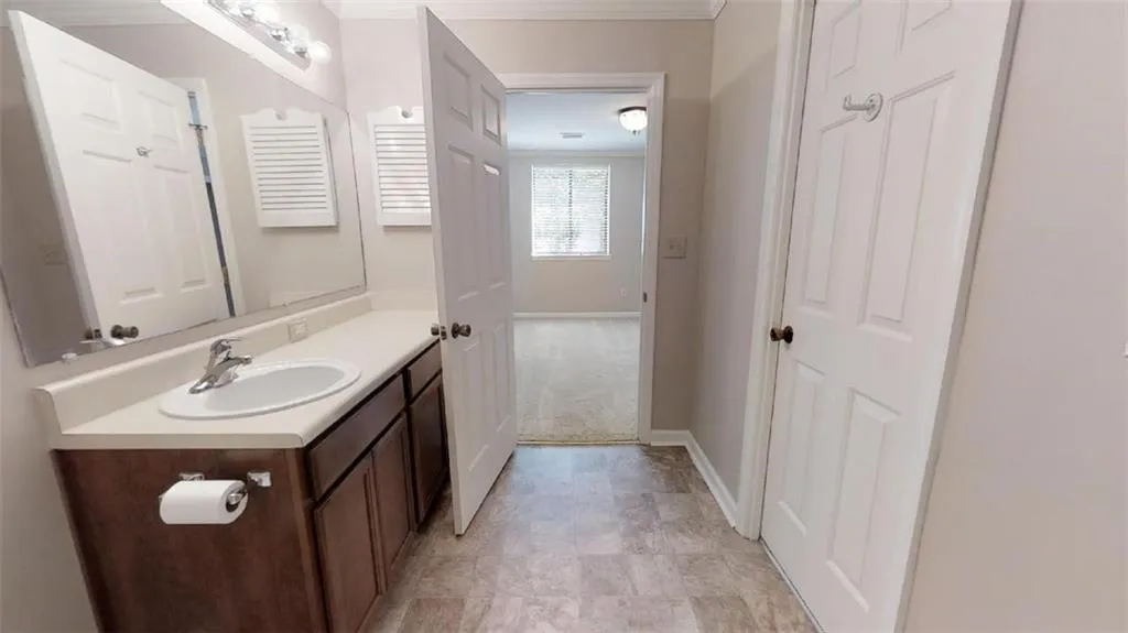 300 Johnson Ferry Road Ne Unit B312, Sandy Springs, Georgia 30328, 1 Bedroom Bedrooms, ,1 BathroomBathrooms,Residential,Sold,300 Johnson Ferry Road Ne Unit B312,6620836