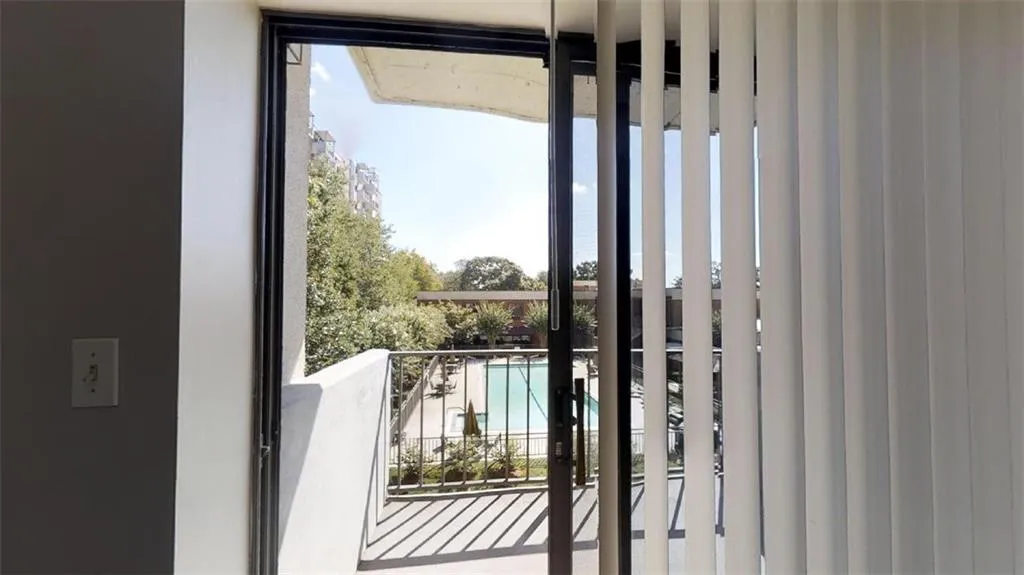 300 Johnson Ferry Road Ne Unit B312, Sandy Springs, Georgia 30328, 1 Bedroom Bedrooms, ,1 BathroomBathrooms,Residential,Sold,300 Johnson Ferry Road Ne Unit B312,6620836