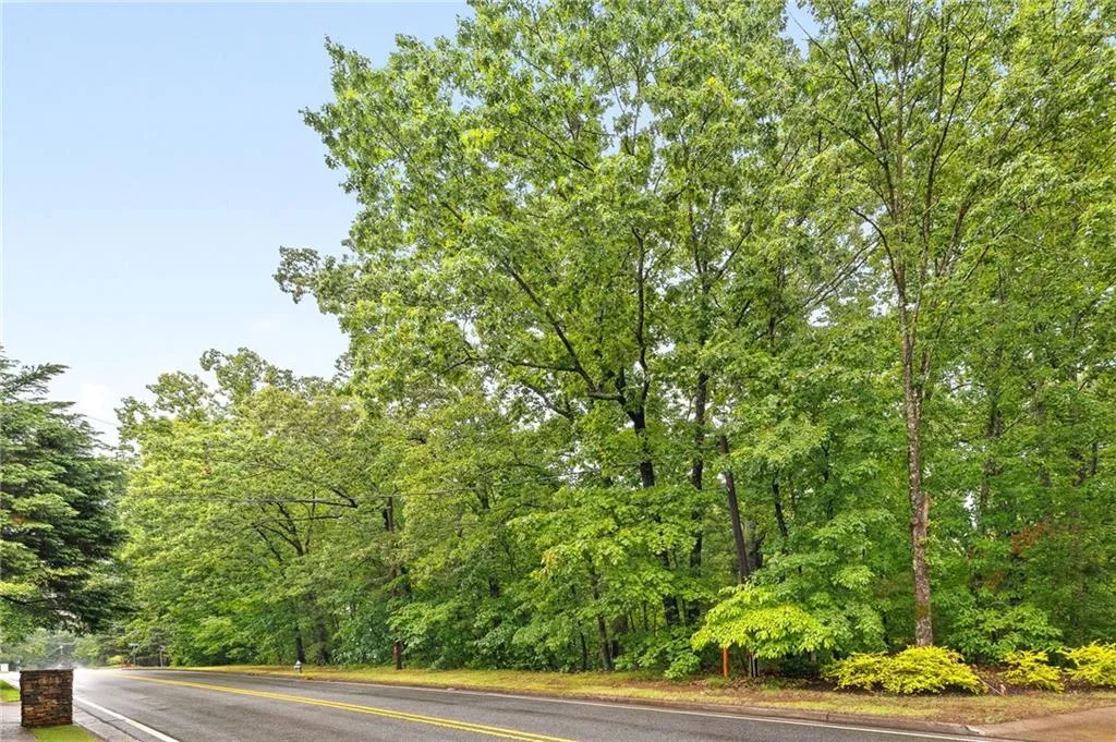 5680 Whitner Drive, Atlanta, Georgia 30327, 3 Bedrooms Bedrooms, ,2 BathroomsBathrooms,Residential,For Sale,5680 Whitner Drive,7646920