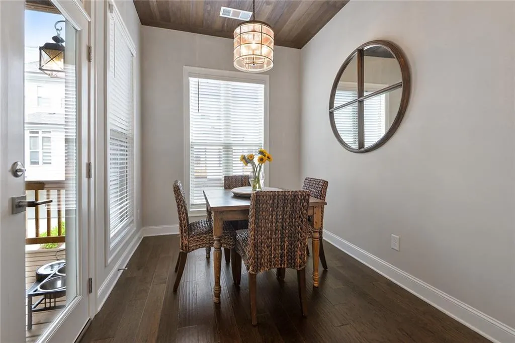4336 Parkside Place, Sandy Springs, Georgia 30342, 3 Bedrooms Bedrooms, ,3 BathroomsBathrooms,Residential,Sold,4336 Parkside Place,6722025