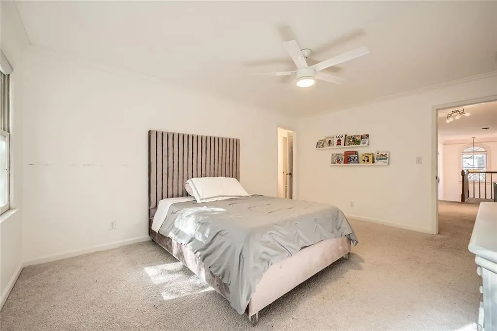 Secondary bedroom with access to jack and jill bath.