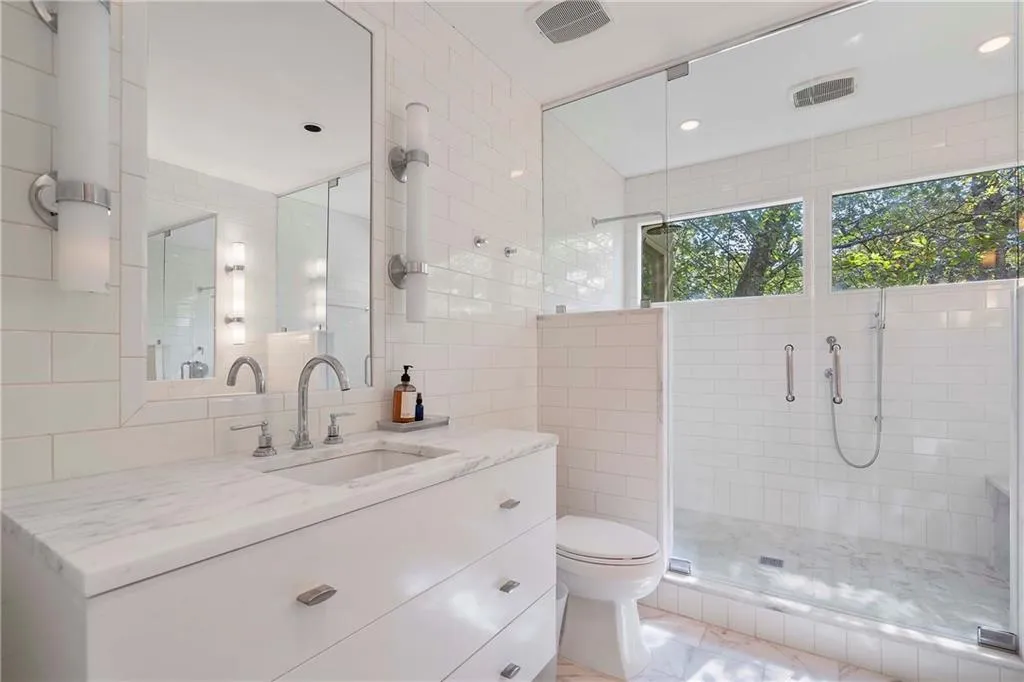 68 N Muscogee Avenue Nw, Atlanta, Georgia 30305, 5 Bedrooms Bedrooms, ,5 BathroomsBathrooms,Residential,For Sale,68 N Muscogee Avenue Nw,7647308