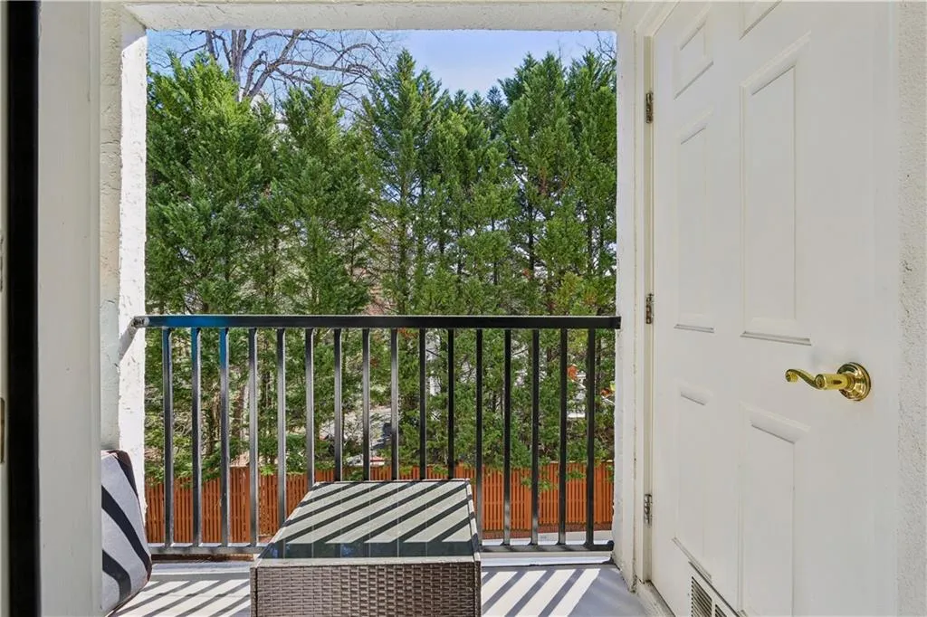 3275 Lenox Road Ne Unit 208, Atlanta, Georgia 30324, 2 Bedrooms Bedrooms, 0 ,2 BathroomsBathrooms,Residential,For Sale,3275 Lenox Road Ne Unit 208,7737593