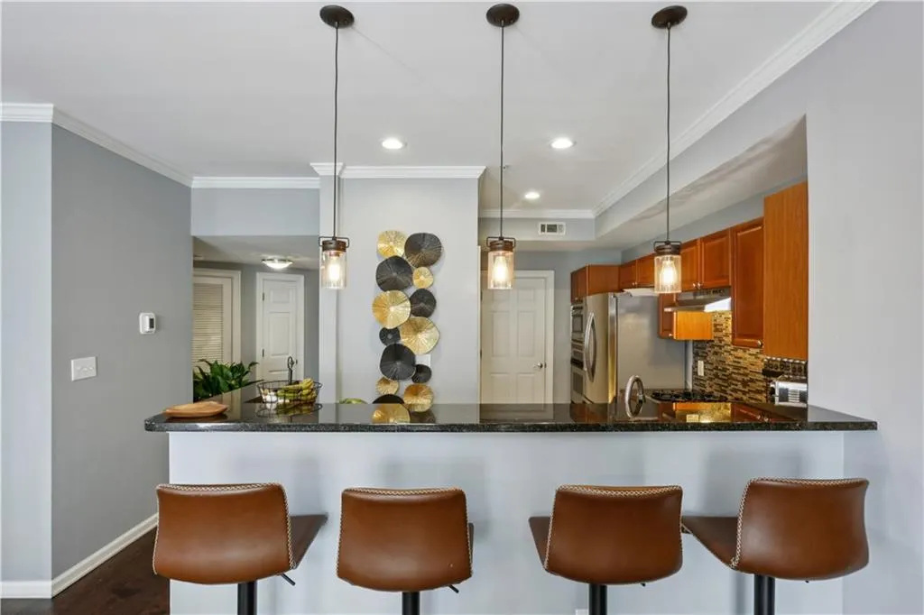 3275 Lenox Road Ne Unit 208, Atlanta, Georgia 30324, 2 Bedrooms Bedrooms, 0 ,2 BathroomsBathrooms,Residential,For Sale,3275 Lenox Road Ne Unit 208,7737593