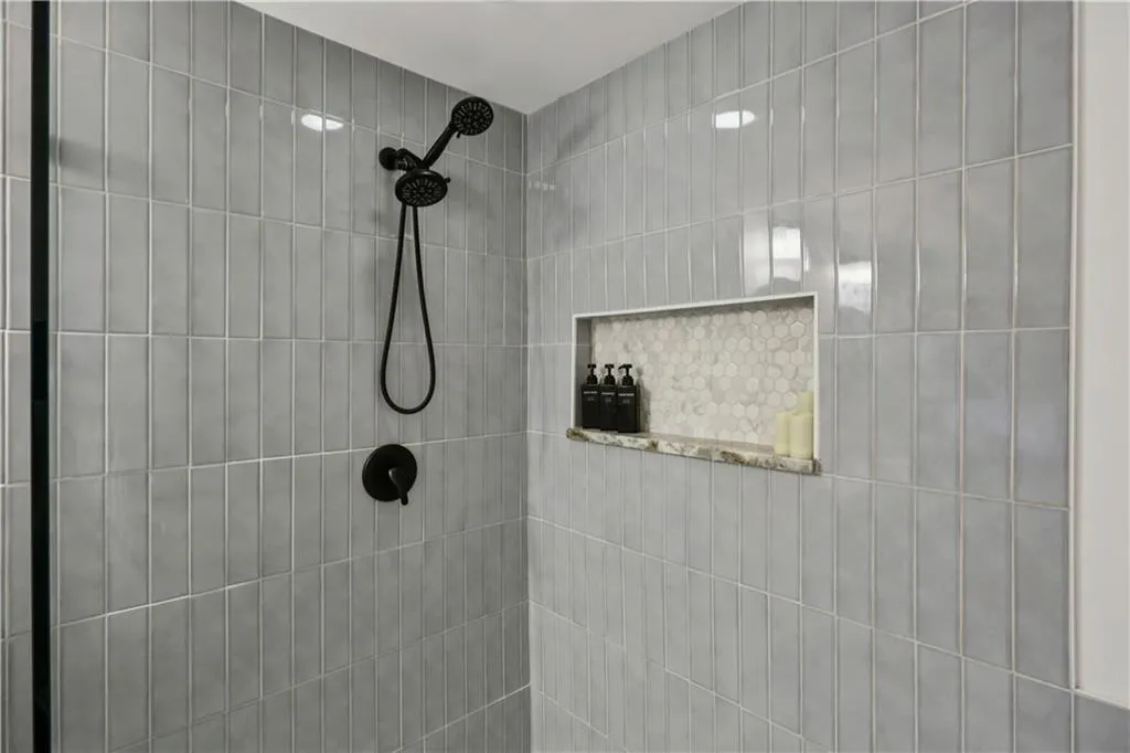 3275 Lenox Road Ne Unit 208, Atlanta, Georgia 30324, 2 Bedrooms Bedrooms, 0 ,2 BathroomsBathrooms,Residential,For Sale,3275 Lenox Road Ne Unit 208,7737593