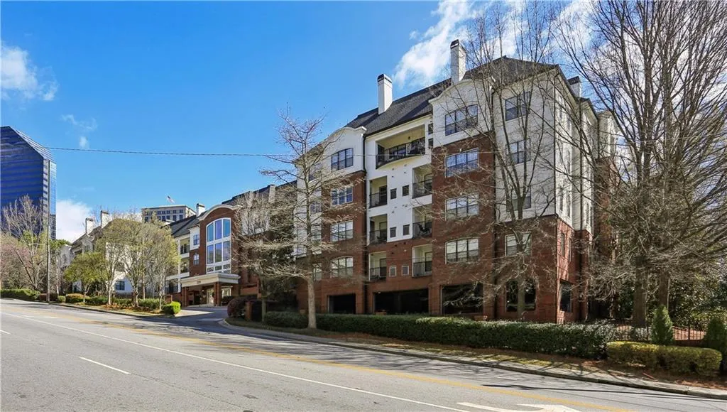 3275 Lenox Road Ne Unit 208, Atlanta, Georgia 30324, 2 Bedrooms Bedrooms, 0 ,2 BathroomsBathrooms,Residential,For Sale,3275 Lenox Road Ne Unit 208,7737593