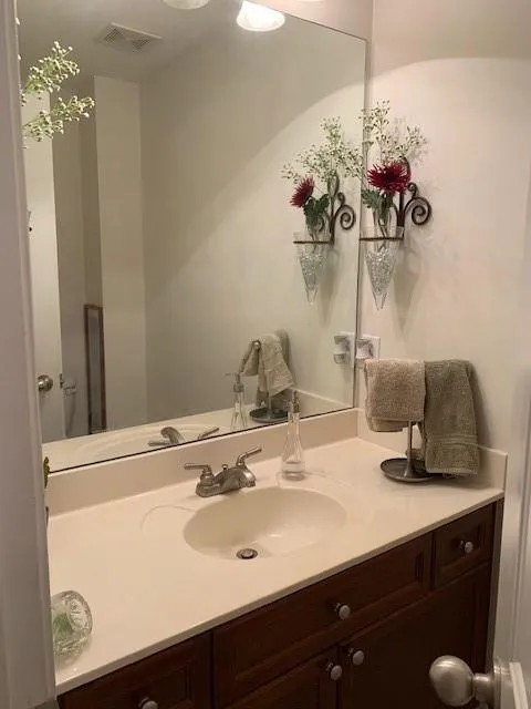 750 Dalrymple Road Unit F1, Atlanta, Georgia 30328, 4 Bedrooms Bedrooms, ,2 BathroomsBathrooms,Residential,Sold,750 Dalrymple Road Unit F1,6597856