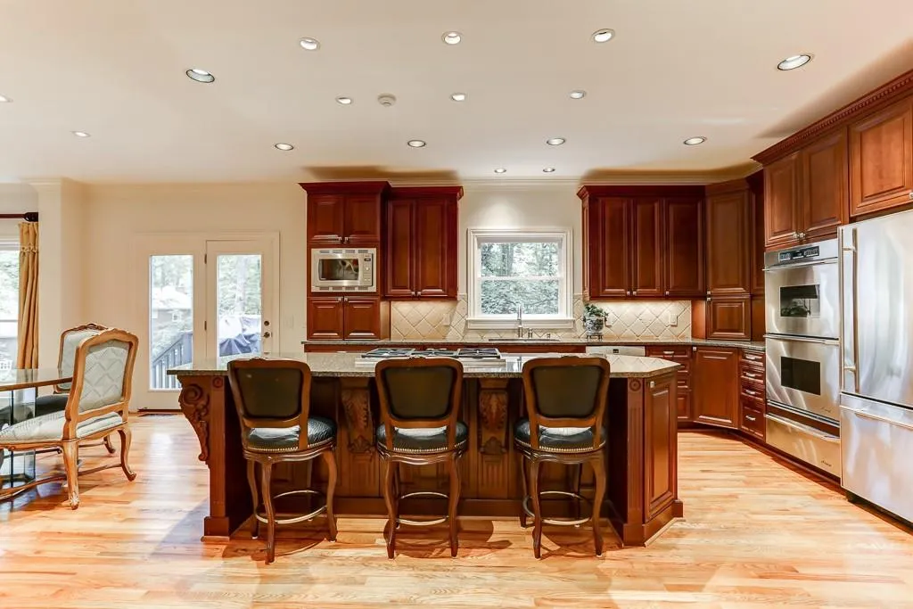 770 Overhill Court Nw, Sandy Springs, Georgia 30328, 5 Bedrooms Bedrooms, ,3 BathroomsBathrooms,Residential,Sold,770 Overhill Court Nw,6581048